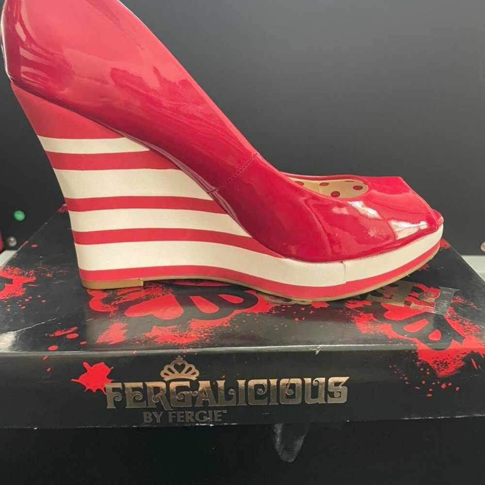 Red Wedges - Picture 3 of 3